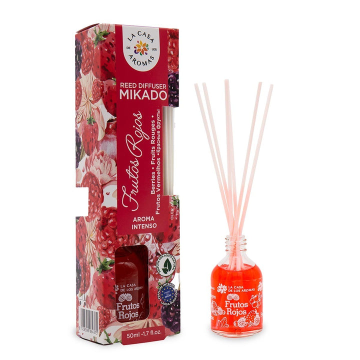La Casa de los Aromas Red Fruits Reed Diffuser product images and lifestyle scenes