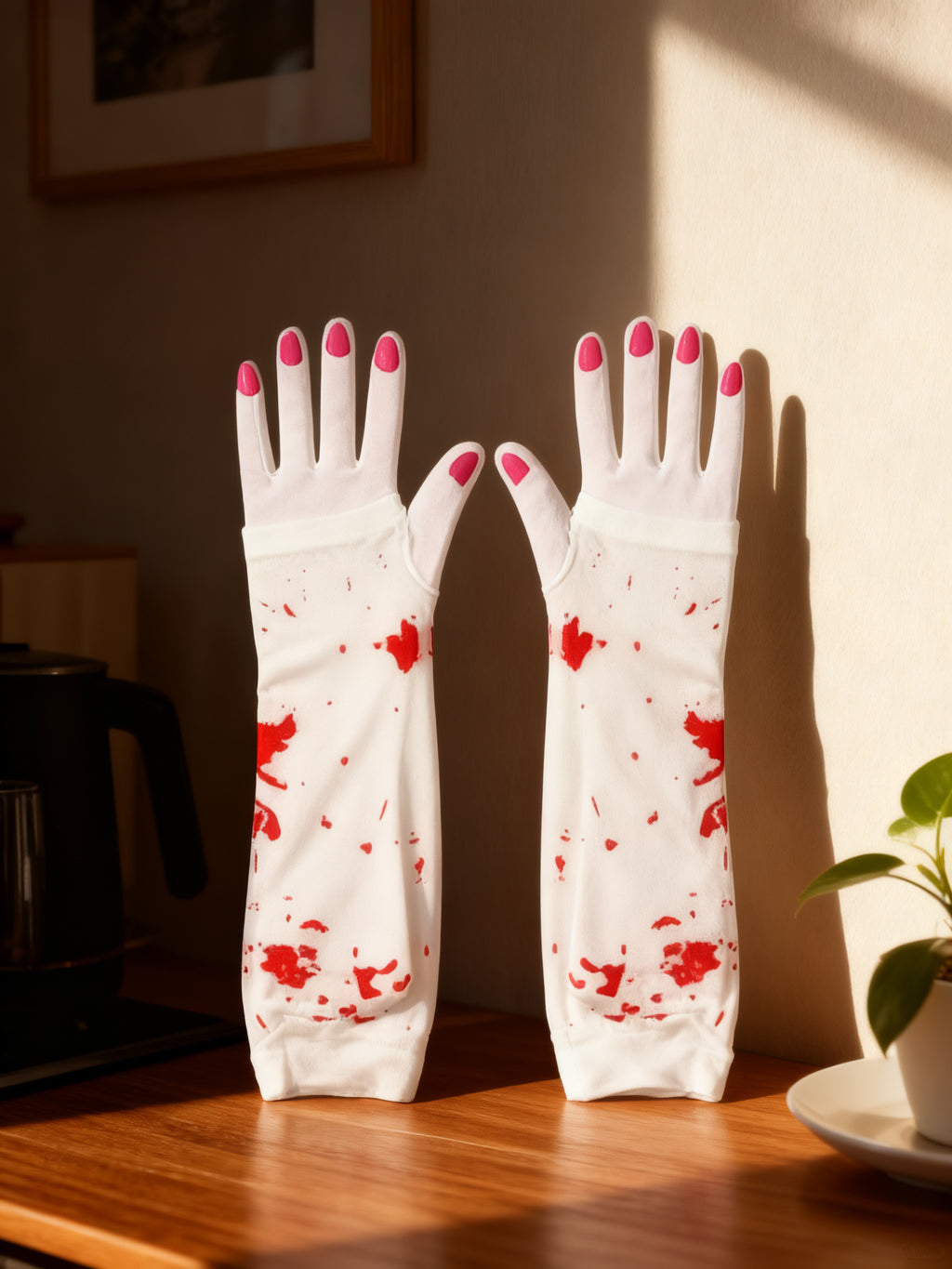 Guante de Halloween con Manchas de Sangre